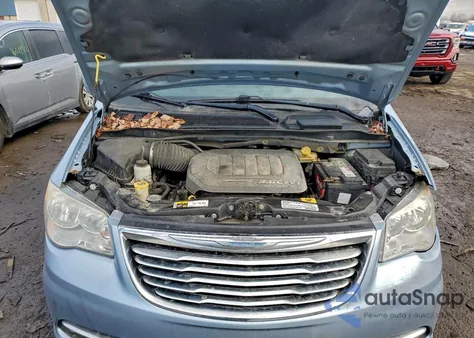 2013 Chrysler Town & Country Touring z USA, uszkodzony, nr VIN 2C4RC1BG3DR517979